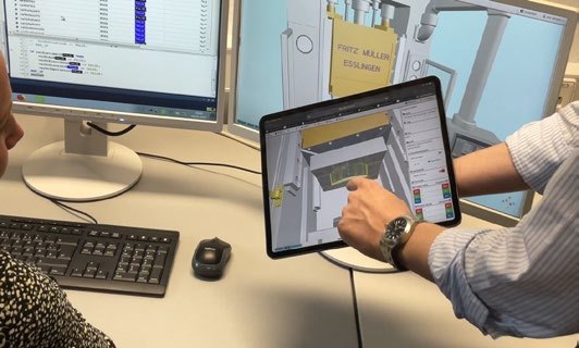 Digitaler Zwilling einer Anlage auf dem Tablet