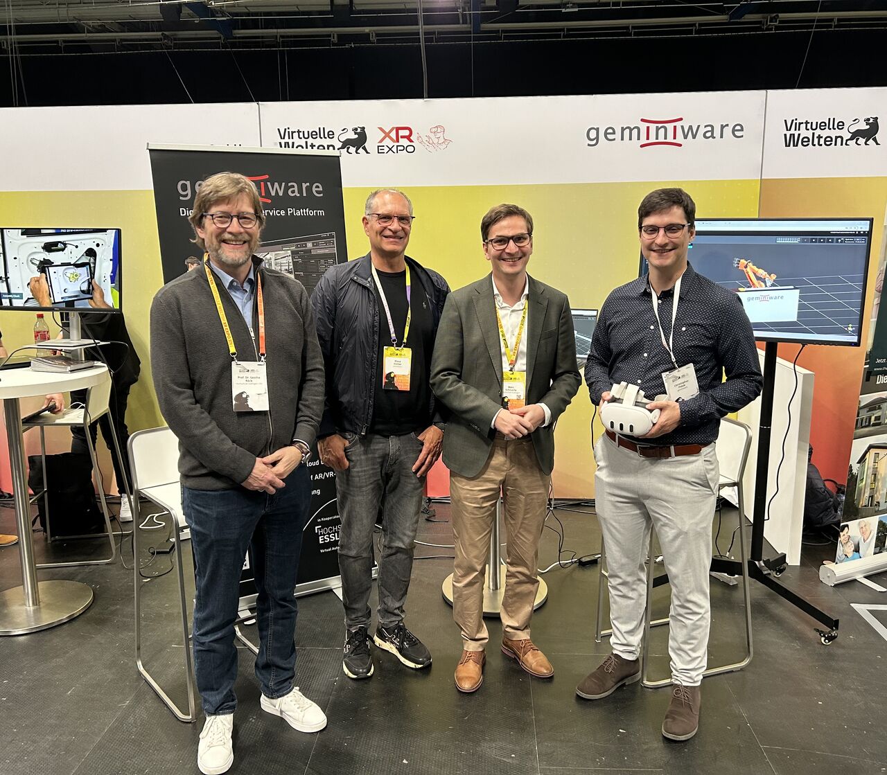 Das geminiware-Team am Messestand der XR EXPO